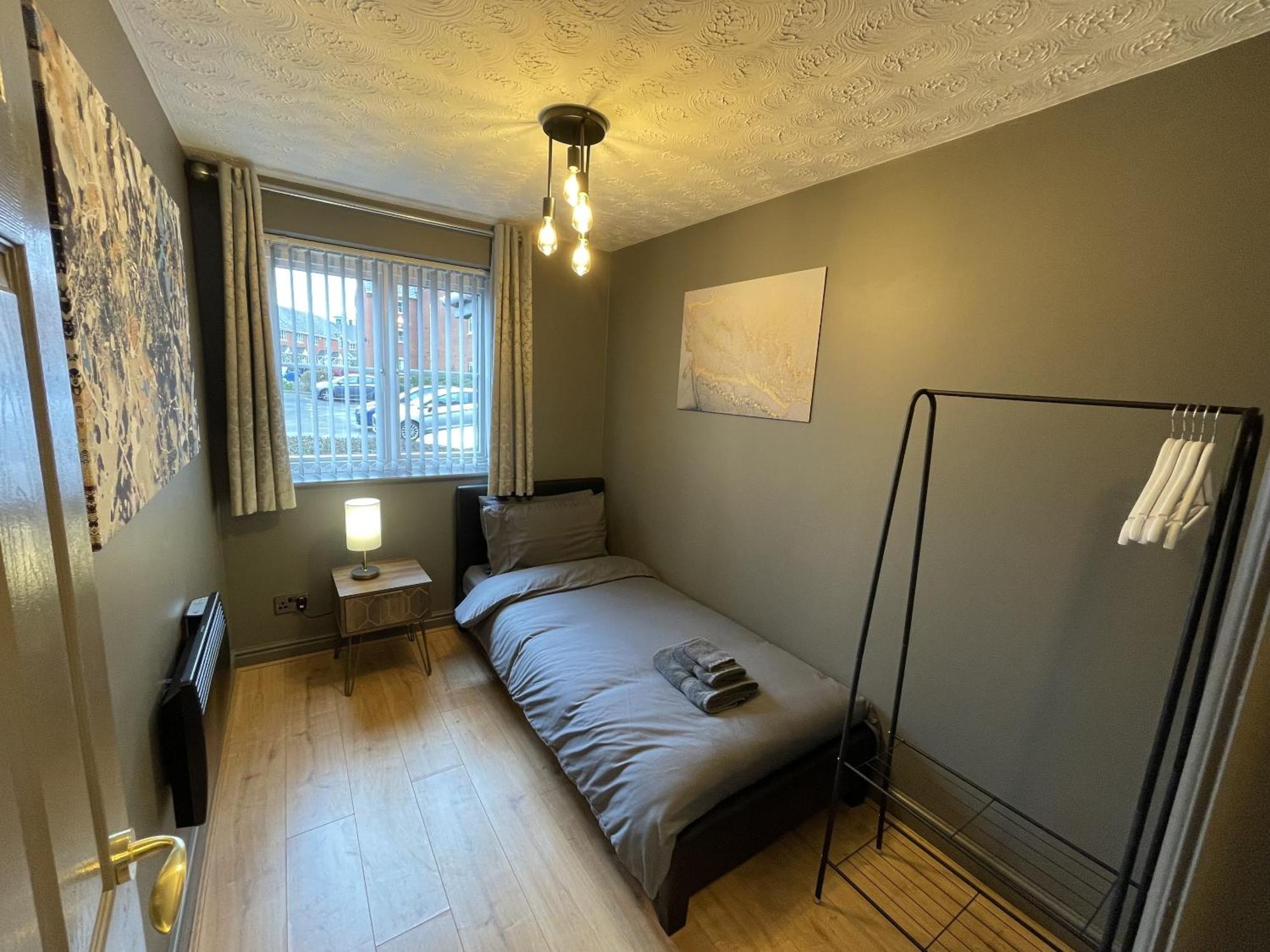 No24 - 2-Bed Boutique Apartment - Hosted By Hutch Lifestyle เลมิงตันสปา ภายนอก รูปภาพ