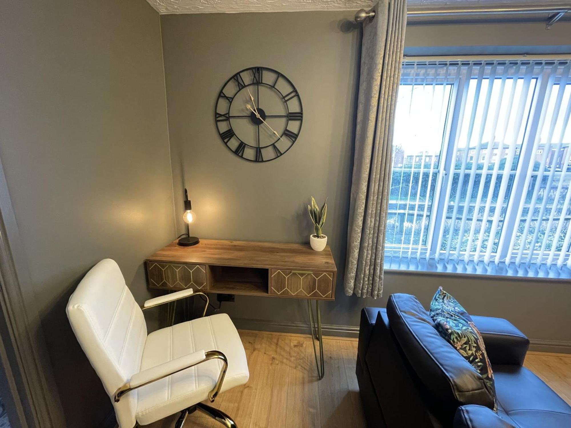 No24 - 2-Bed Boutique Apartment - Hosted By Hutch Lifestyle เลมิงตันสปา ภายนอก รูปภาพ